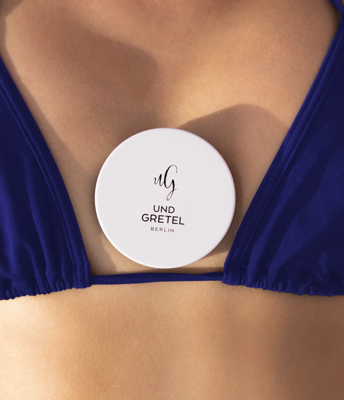 WOLKEN Compact Powder on Chest