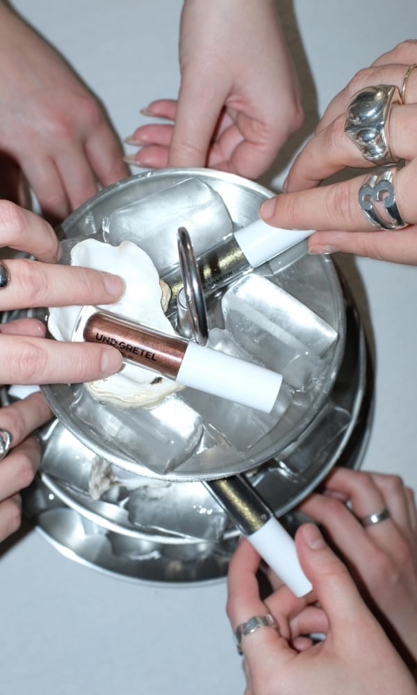 GLANZ Liquid Eye Shadow all 3 shades with hands