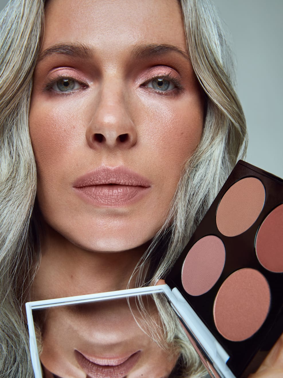 Modella truccata con Face Palette The Dancer