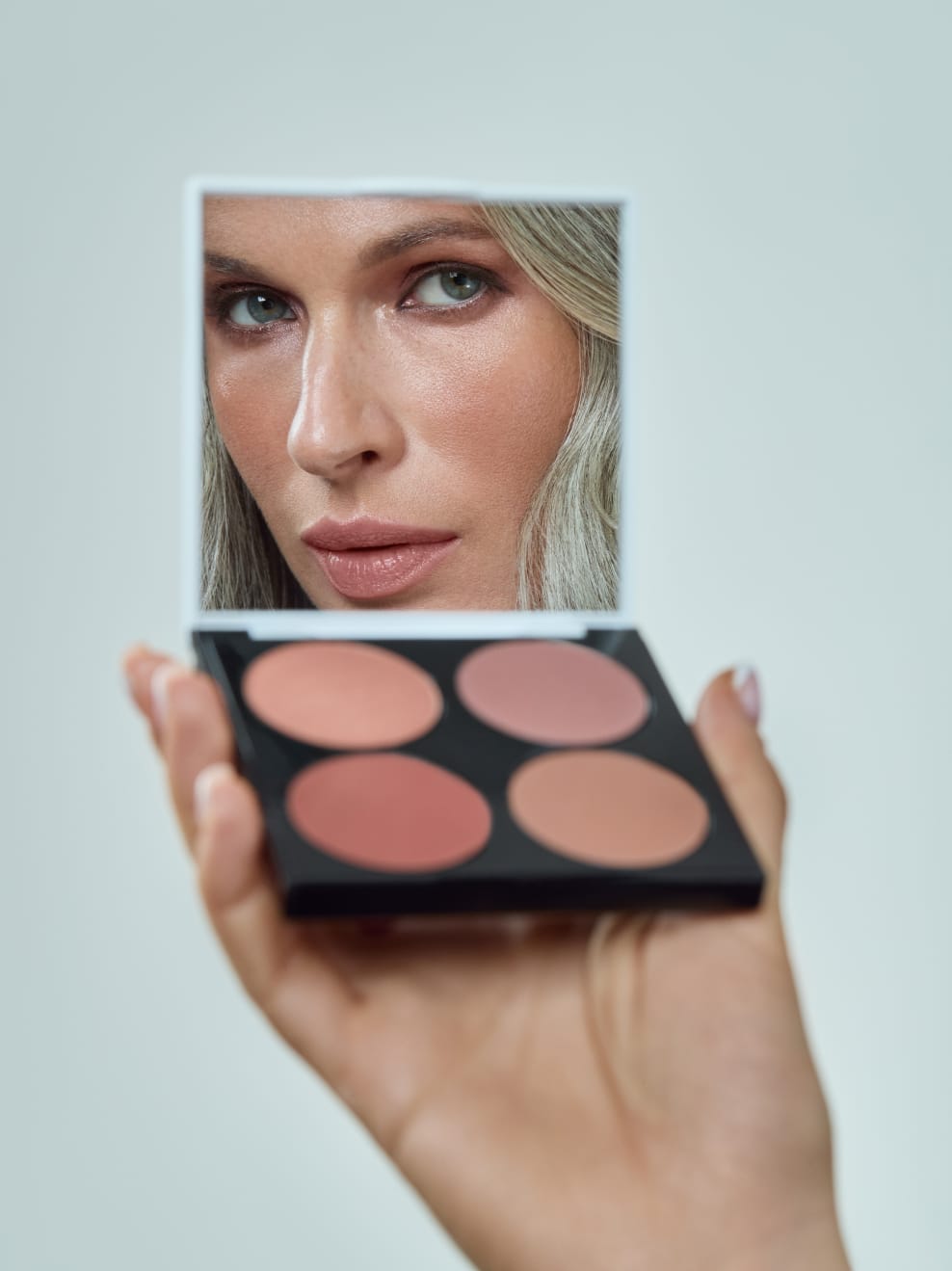 Modella truccata con Face Palette The Dancer