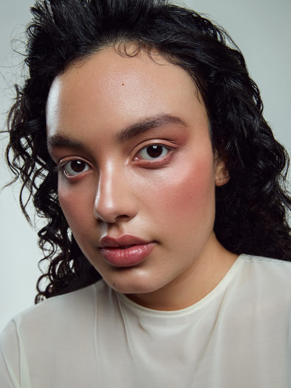 Modella truccata con Face Palette The Lover