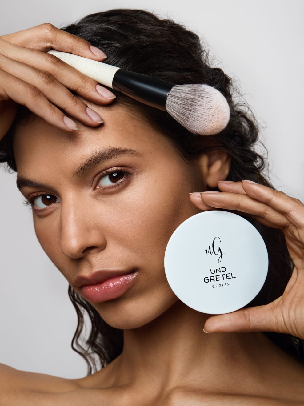 Wearing Compact Powder WOLKEN in 03_1