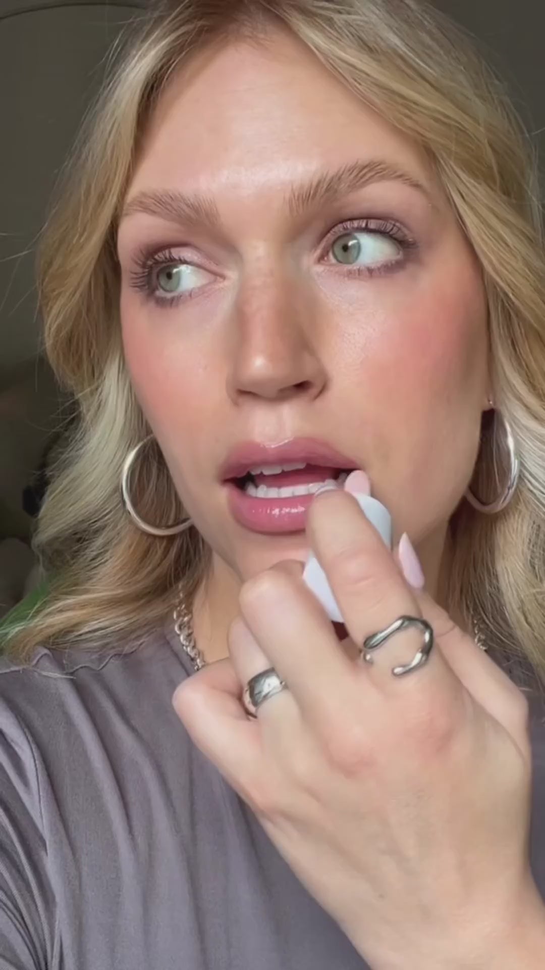 Lip Volume Booster How to Video